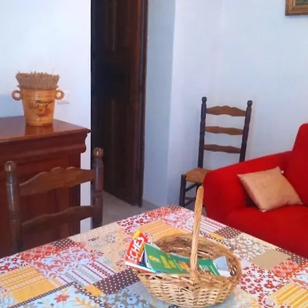 Maison D'une Avec Terrasse Amenagee A A 5 Km De La Plage *