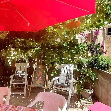 Сasa de vacaciones Maison D'une Avec Terrasse Amenagee A A 5 Km De La Plage Lavatoggio
