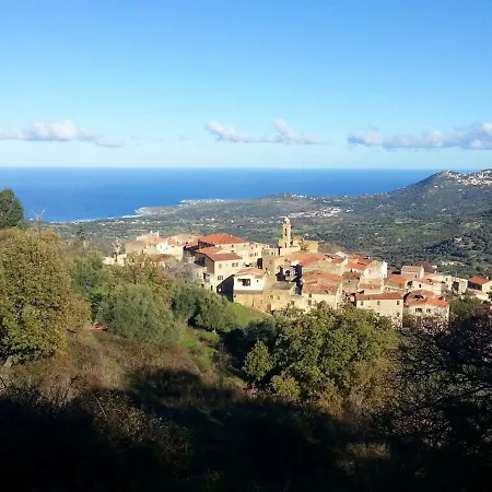 Maison D'une Avec Terrasse Amenagee A A 5 Km De La Plage *