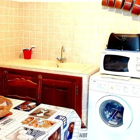 Maison D'une Avec Terrasse Amenagee A A 5 Km De La Plage
